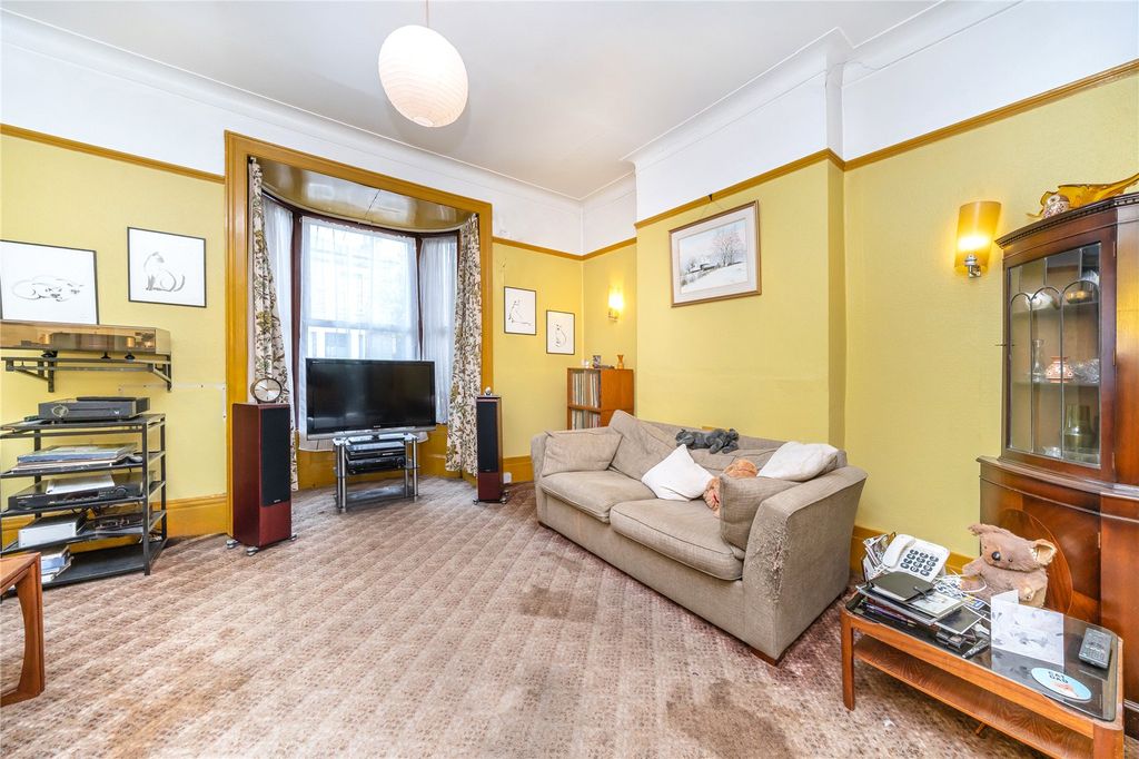 Property photo 2 of 15 Reception