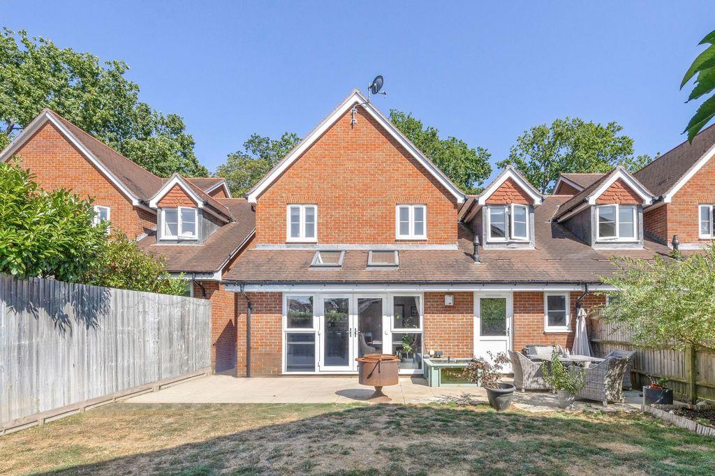 Property photo 2 of 31