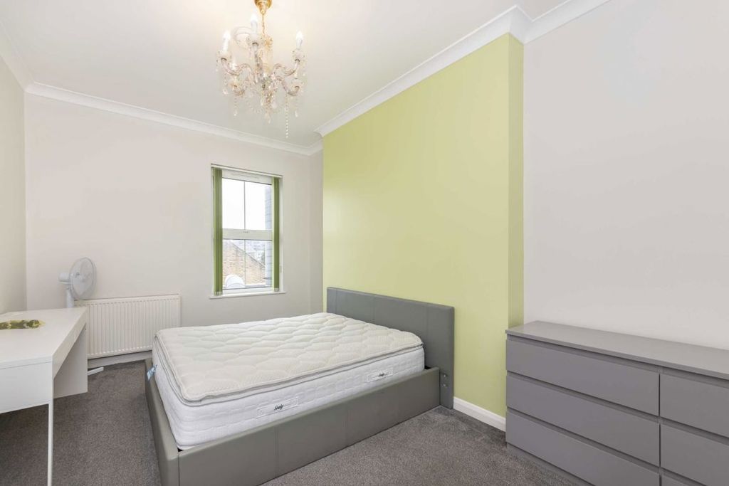 Property photo 3 of 5