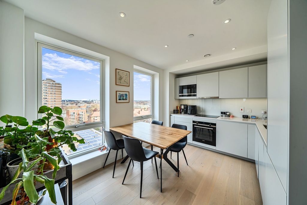 Property photo 3 of 26 Reception