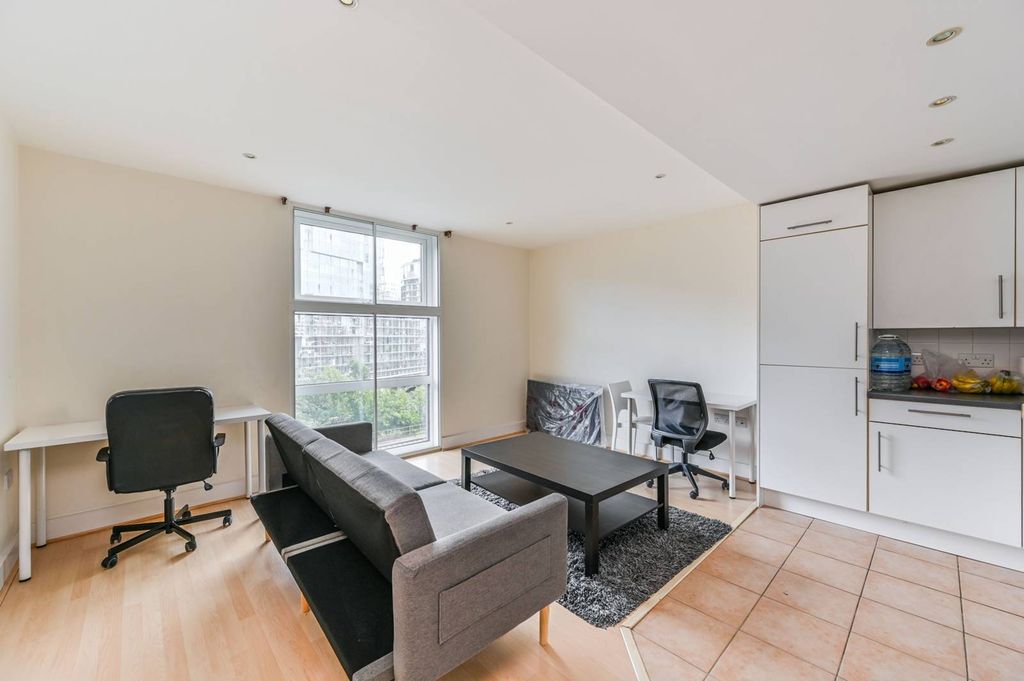 Property photo 1 of 9