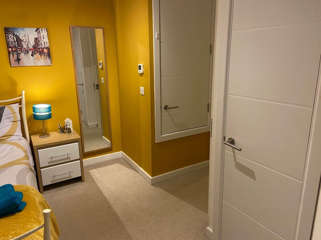 Property photo 2 of 7 Brightly Painted Bedroom With A Cosy Bedside Table...