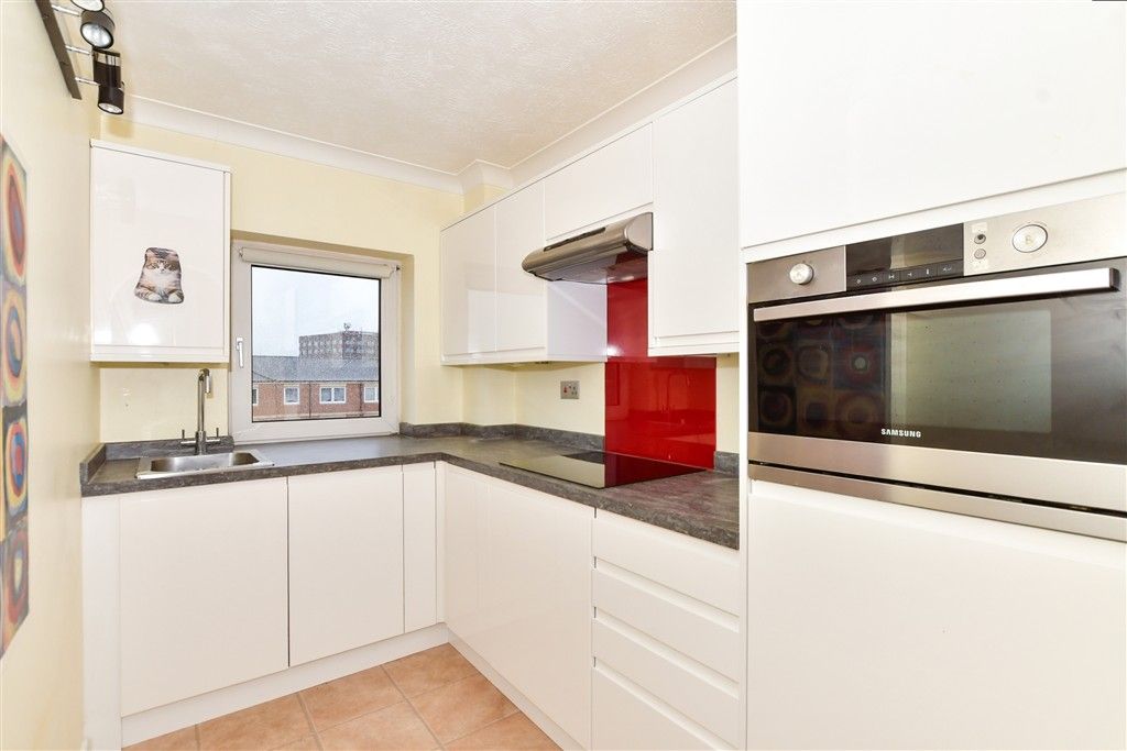 Property photo 2 of 17 Kitchen