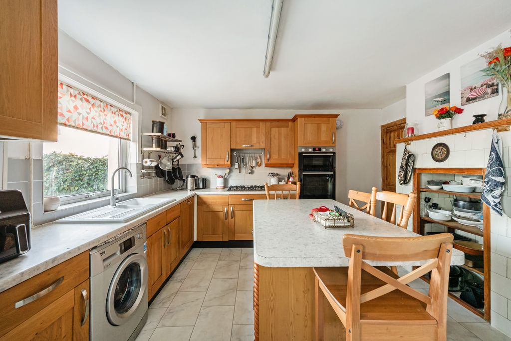 Property photo 3 of 24