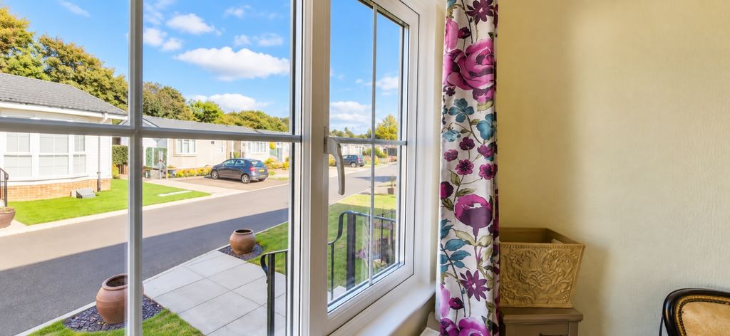 Property photo 3 of 18 83CD82F8-C686-4D08-Bb00-C3963058A1B1