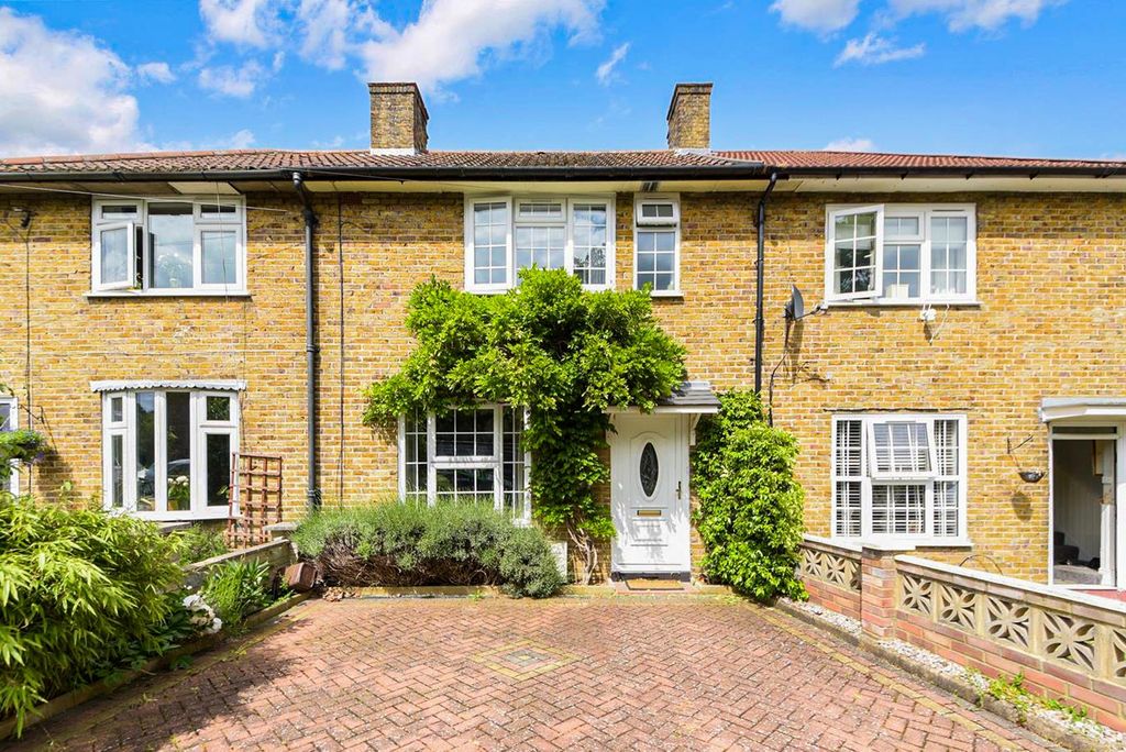 Property photo 1 of 12 Combermere Road