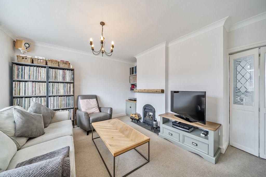 Property photo 2 of 21 1329312-14-688A4A...