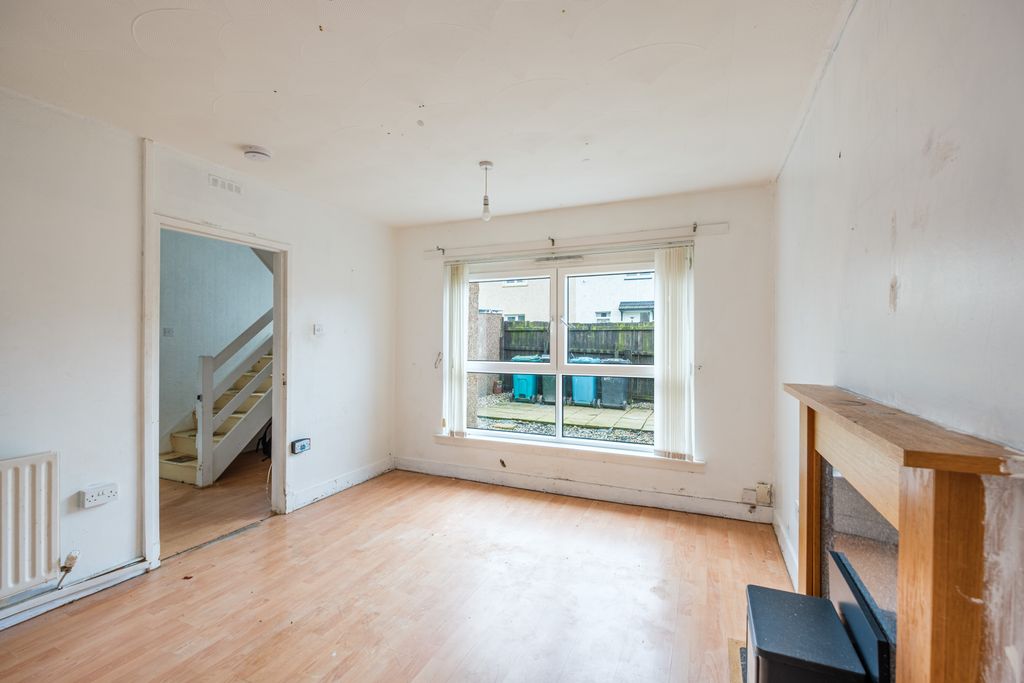 Property photo 3 of 27