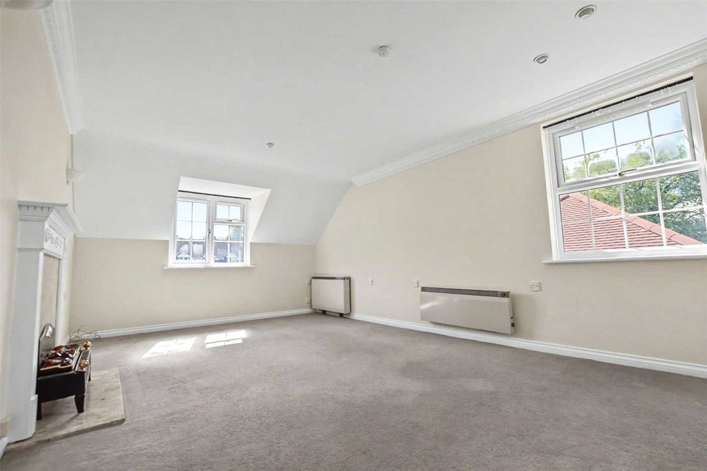 Property photo 3 of 15 Picture No. 18