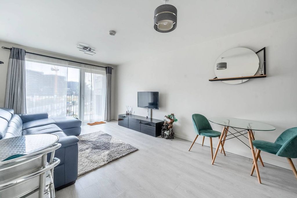 Property photo 3 of 6