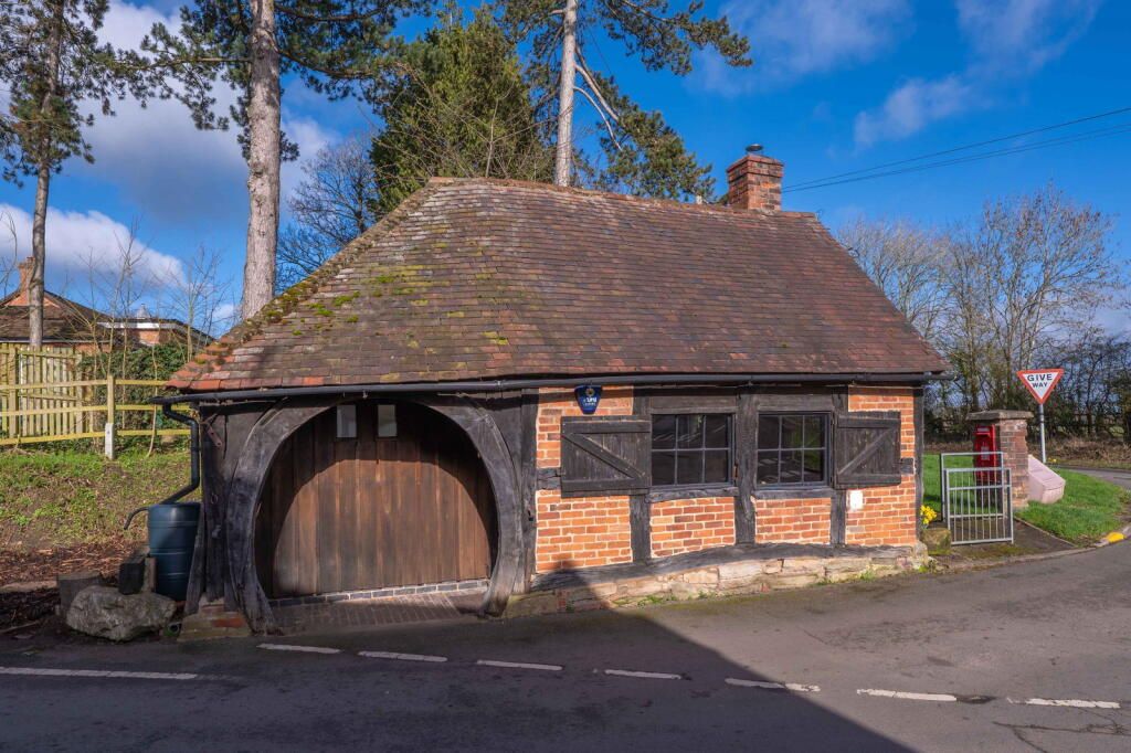 Property photo 1 of 10
