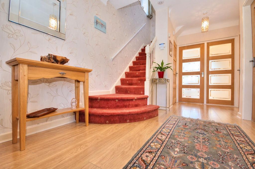 Property photo 2 of 27 ba76B5B5-8F73-4446-Ae0d-1Eb96c076621.Png