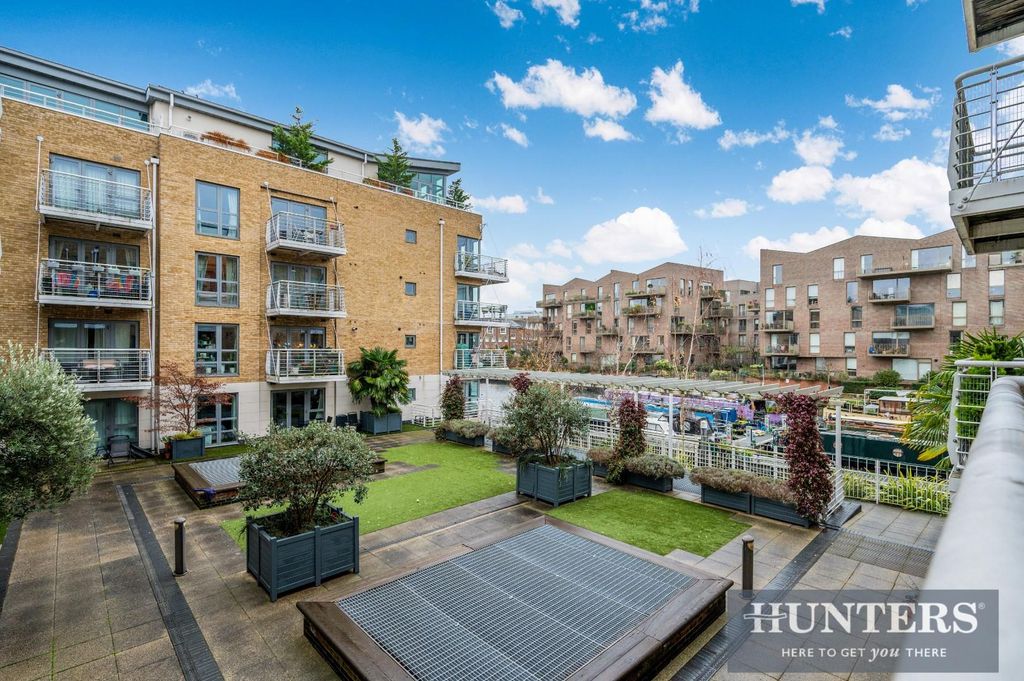 Property photo 1 of 14 Adams Quarter, 44-13.Jpg