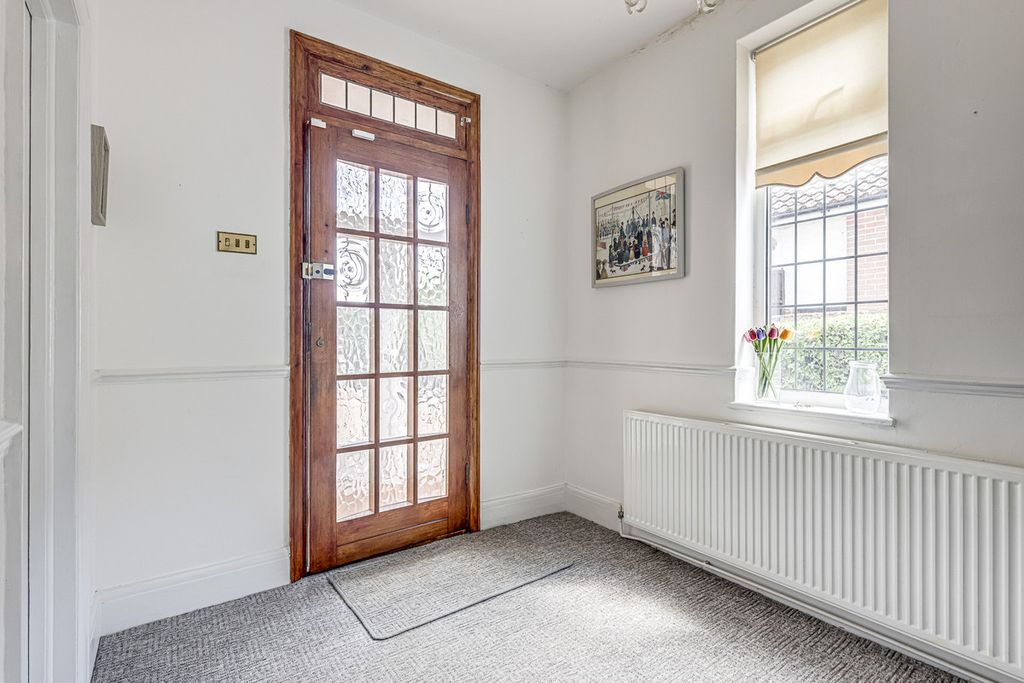 Property photo 3 of 34