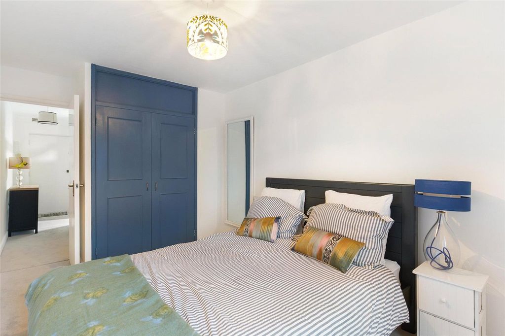 Property photo 2 of 14 Bedroom