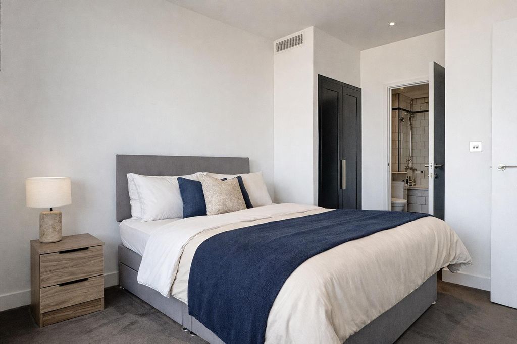 Property photo 3 of 8 F603F26B-B394-44c1-Aa69-3ba831E1d5A1.Png