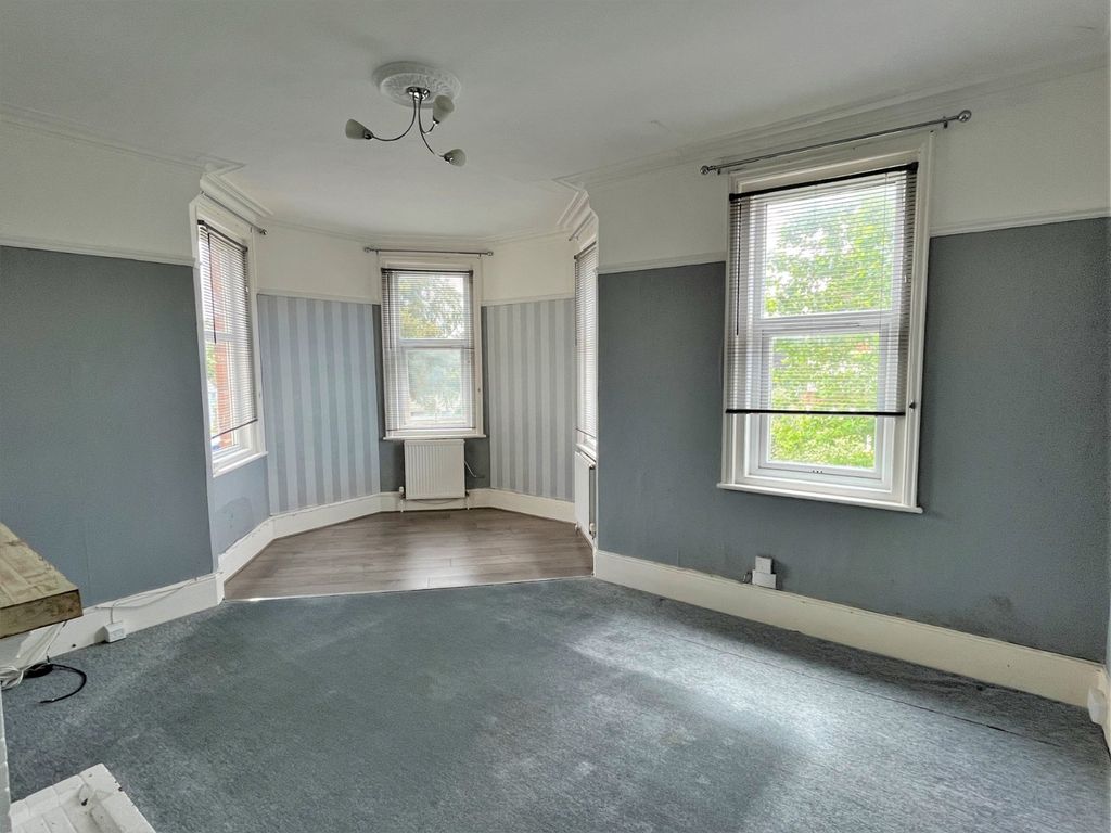 Property photo 2 of 10 Living Room