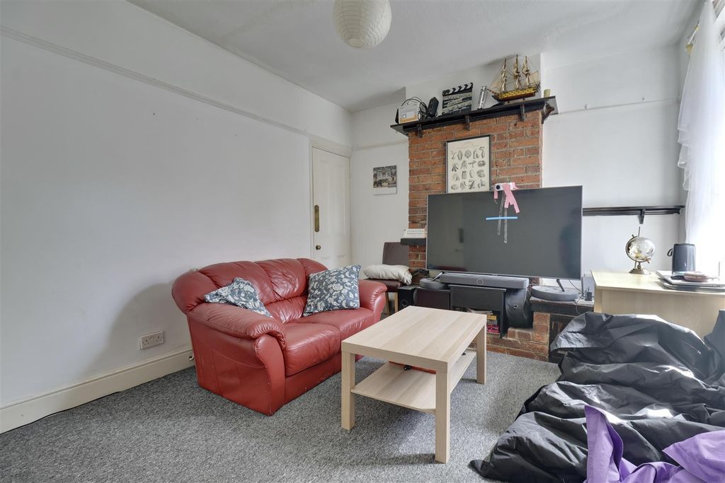 Property photo 3 of 15 88151B46-5B53-4F32-Affe-B8A112439383_1_201_A.Jpeg