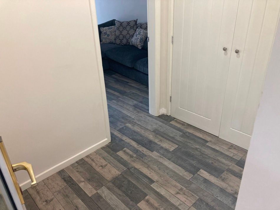 Property photo 3 of 12 Entrance Hall
