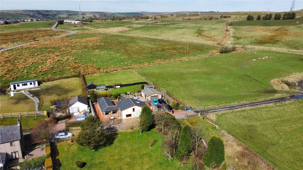 Property photo 3 of 38 Picture No. 05