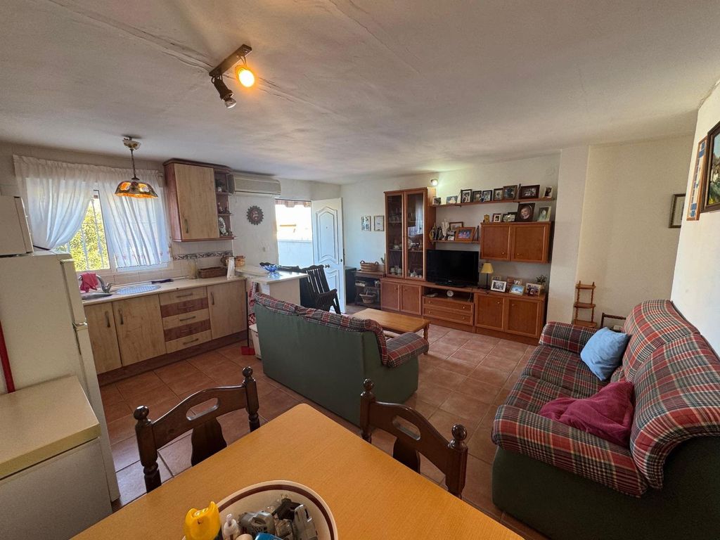 Property photo 3 of 38