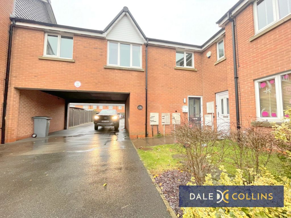 Property photo 1 of 8 Photo 8