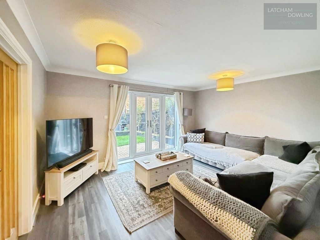 Property photo 3 of 22 Pbox-Img.Jpeg