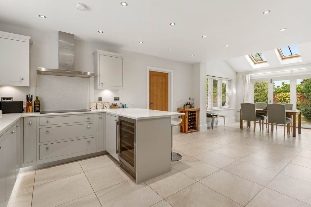 Property photo 2 of 41