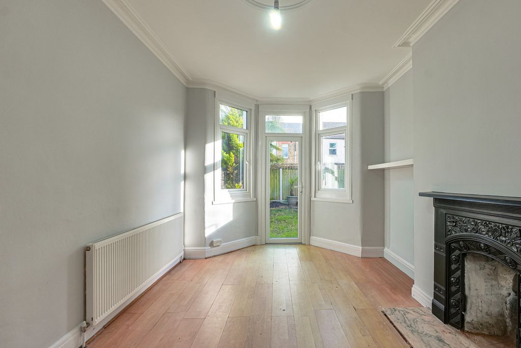 Property photo 3 of 21