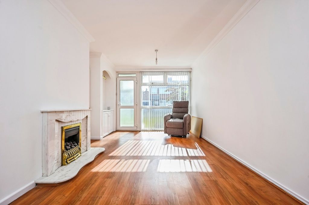 Property photo 2 of 17 Photo