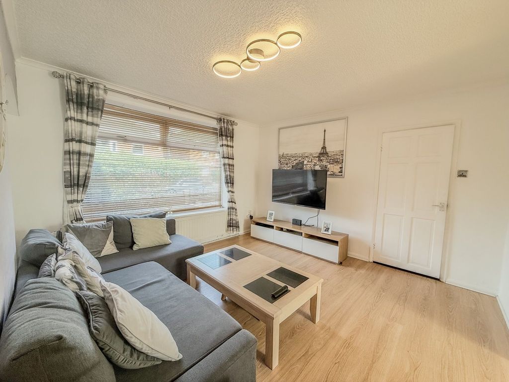 Property photo 2 of 12 Lounge