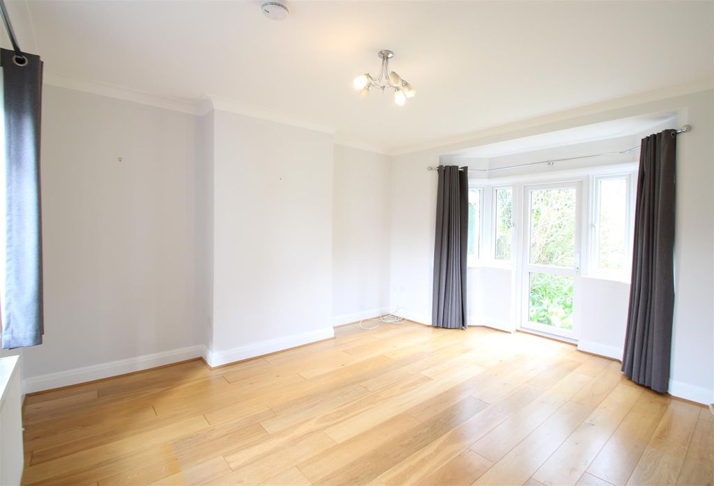 Property photo 3 of 12 Recep.Jpg