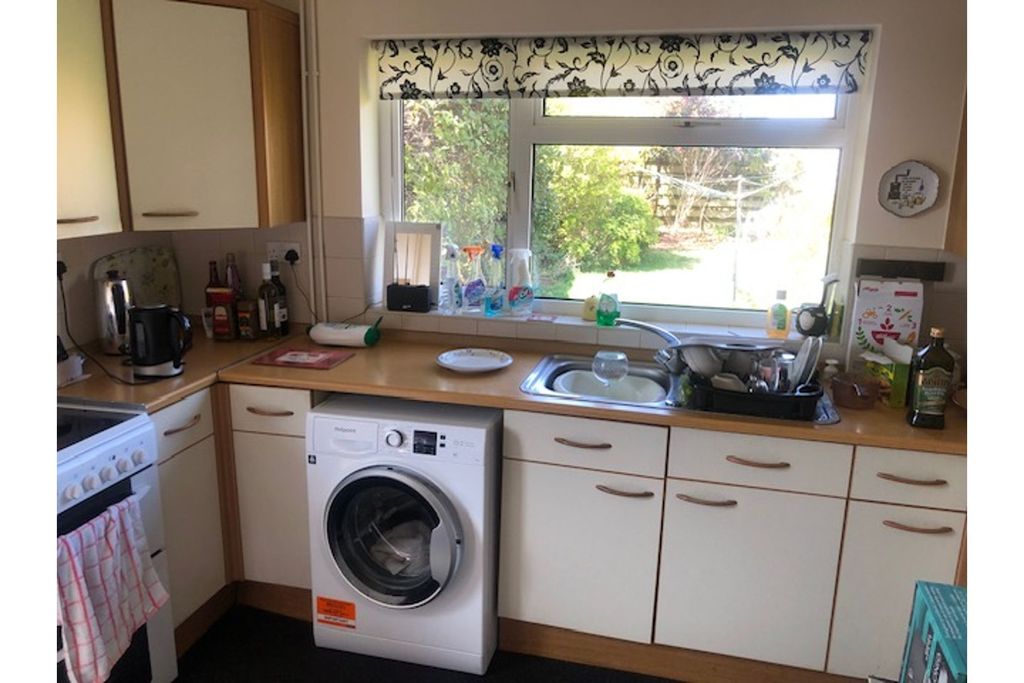 Property photo 3 of 4 Kitchen