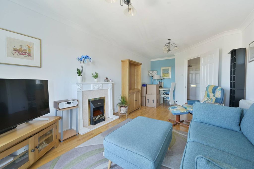 Property photo 3 of 8