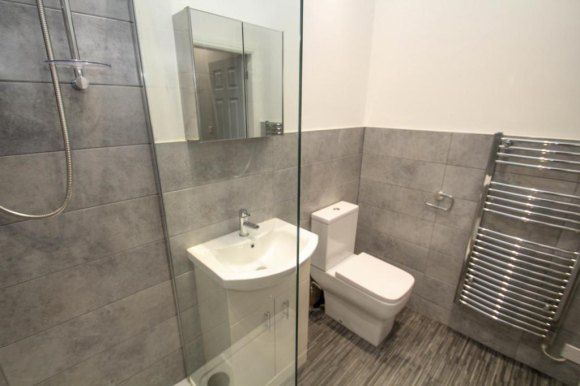 Property photo 3 of 14 Bath 3.Jpeg