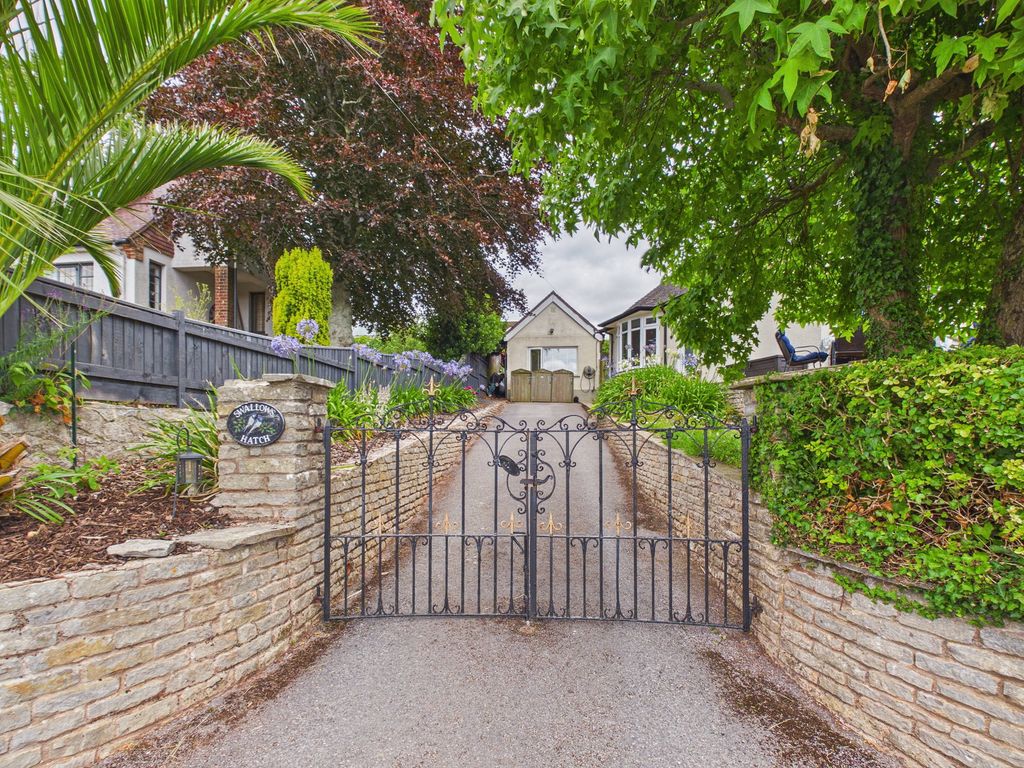 Property photo 3 of 32