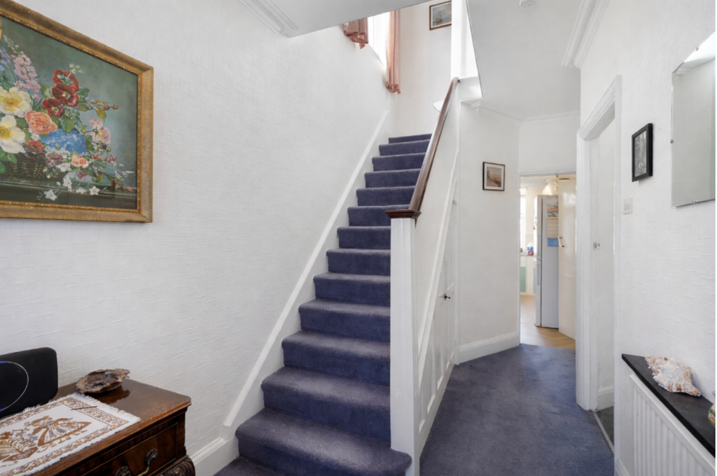 Property photo 2 of 22