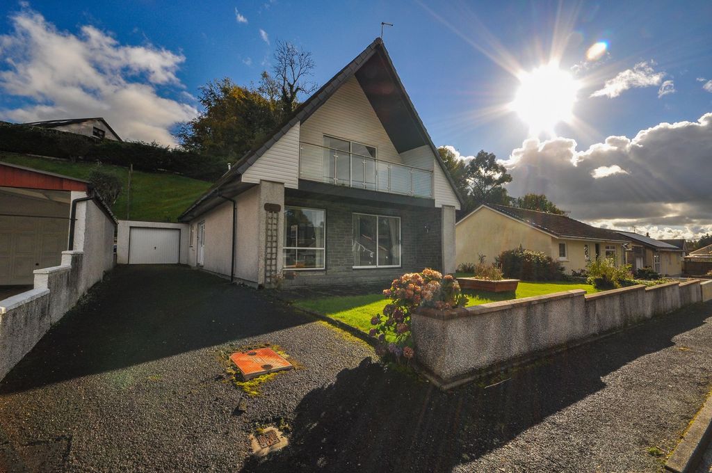 Property photo 1 of 30