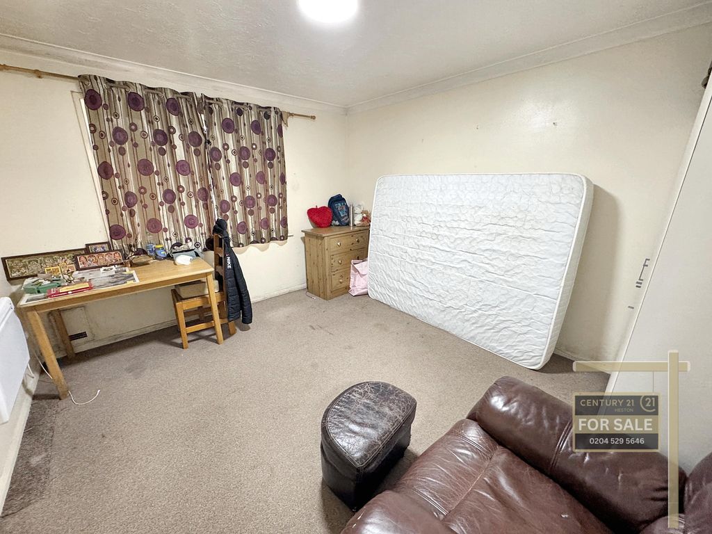 Property photo 3 of 5