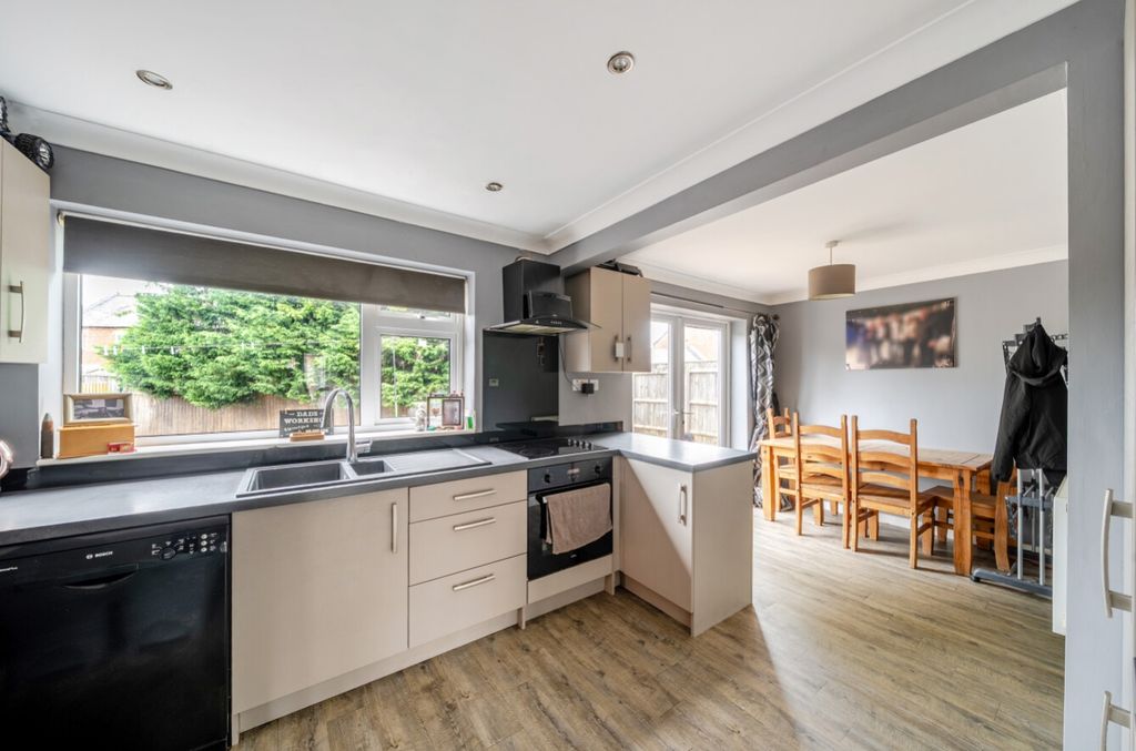 Property photo 2 of 22 1512934-12-1A0618Ecaea15