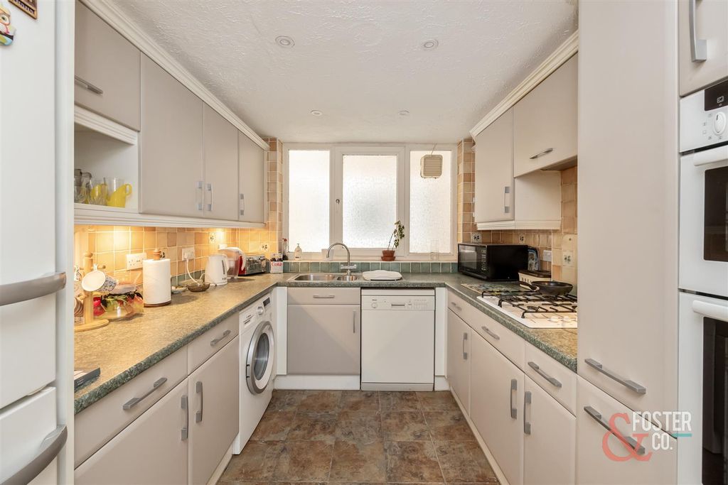 Property photo 3 of 22 Bowen Court, Flat 7-008.Jpg