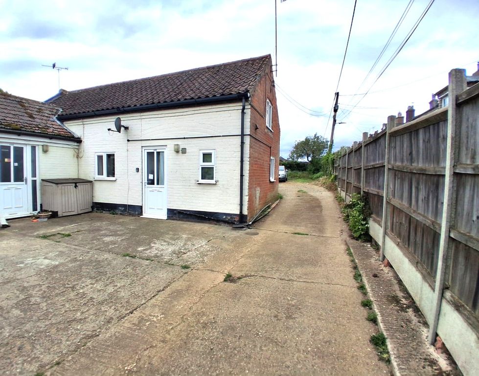 Property photo 1 of 7 Front