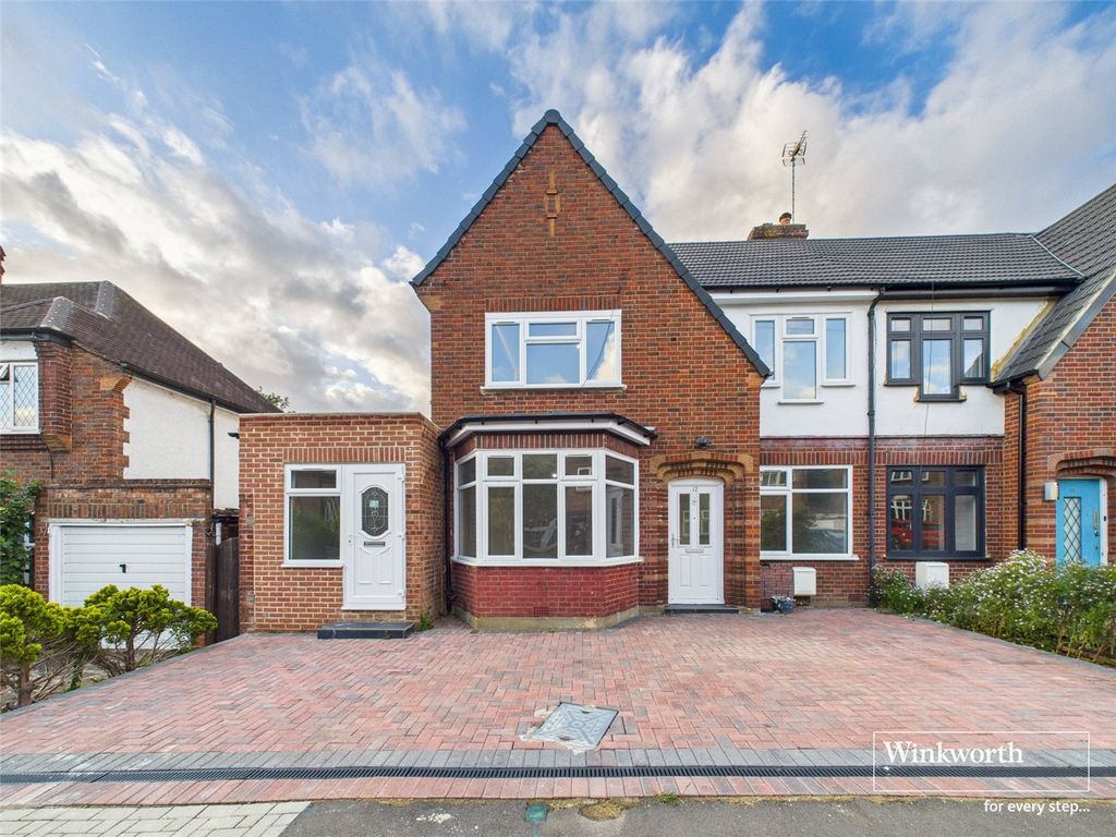 Property photo 1 of 11 External
