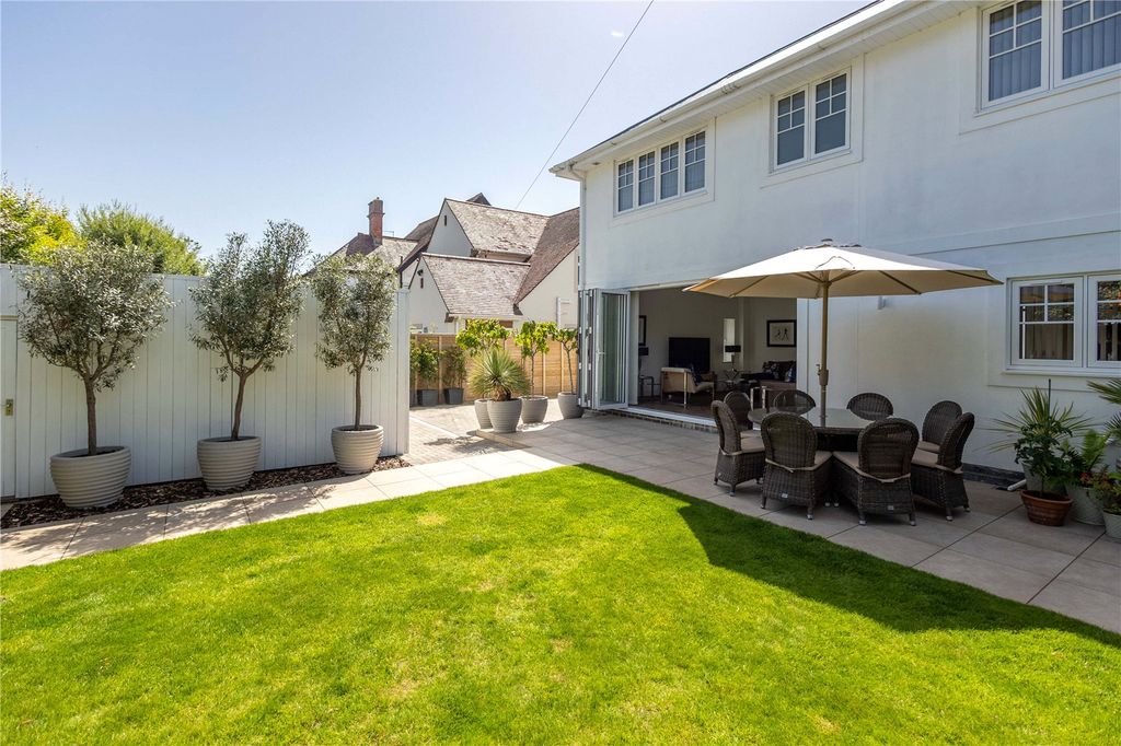 Property photo 2 of 26 Picture No. 32