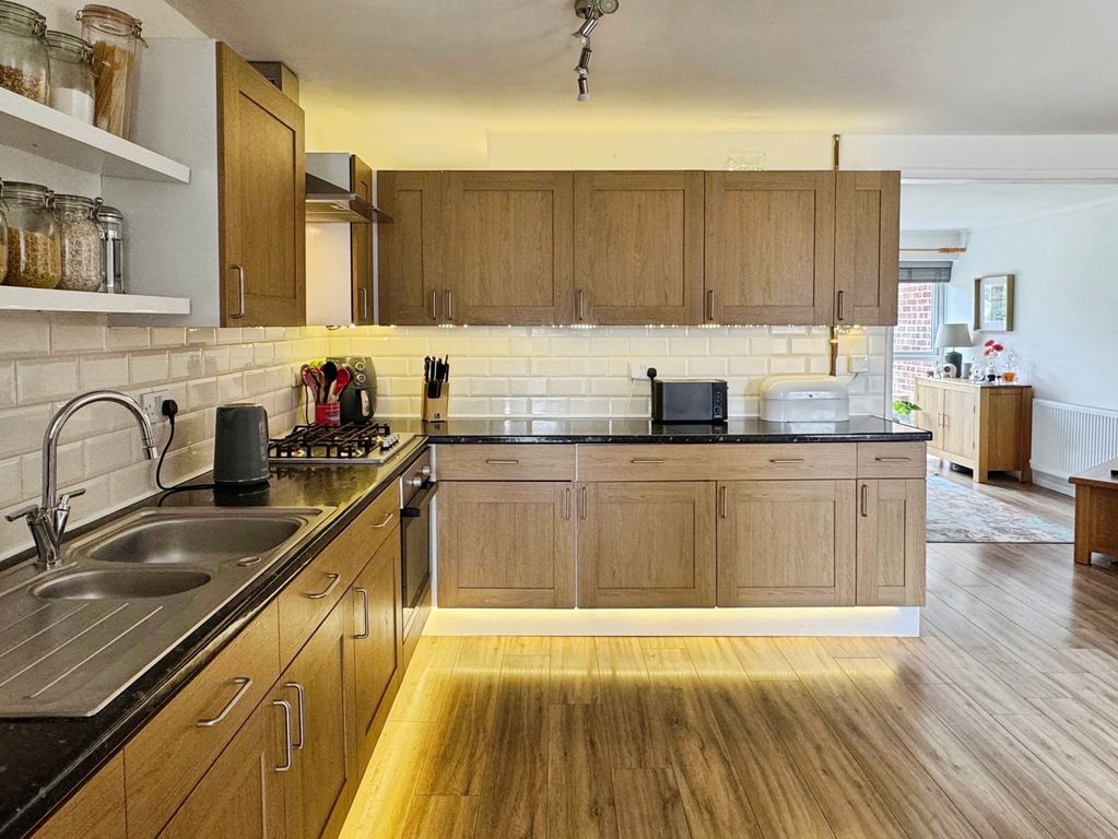 Property photo 3 of 18 Pbox-Img.Jpg