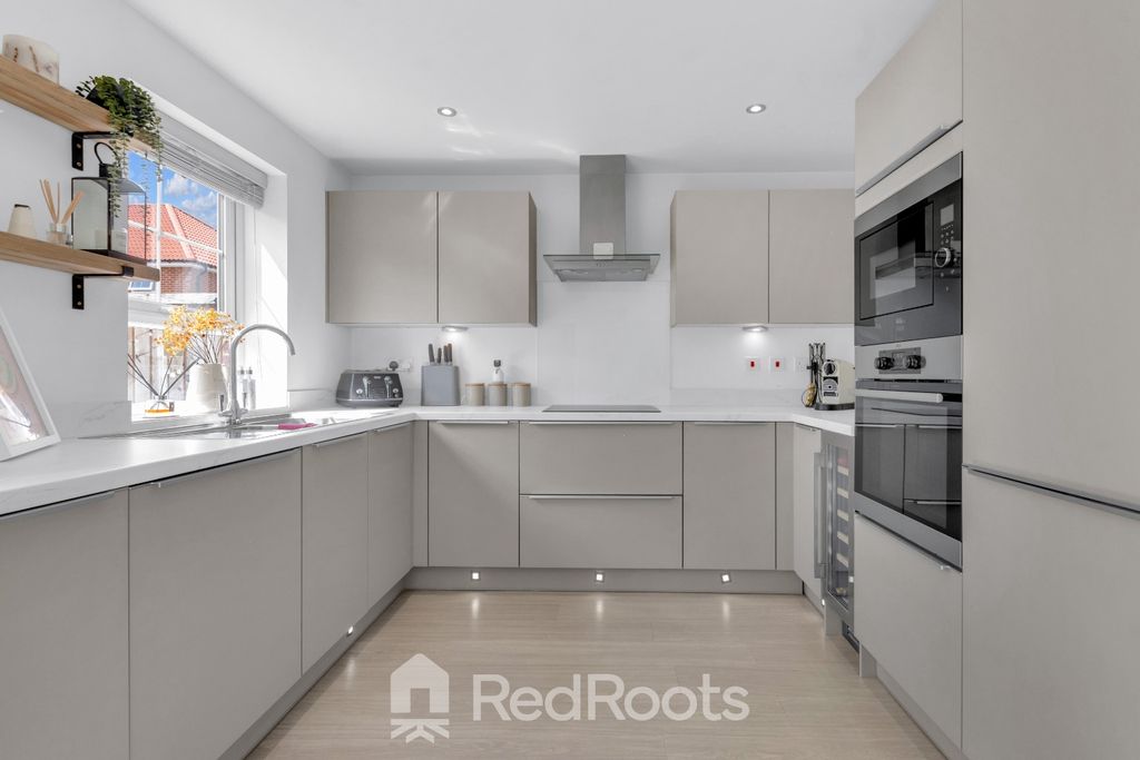 Property photo 3 of 33 4334024