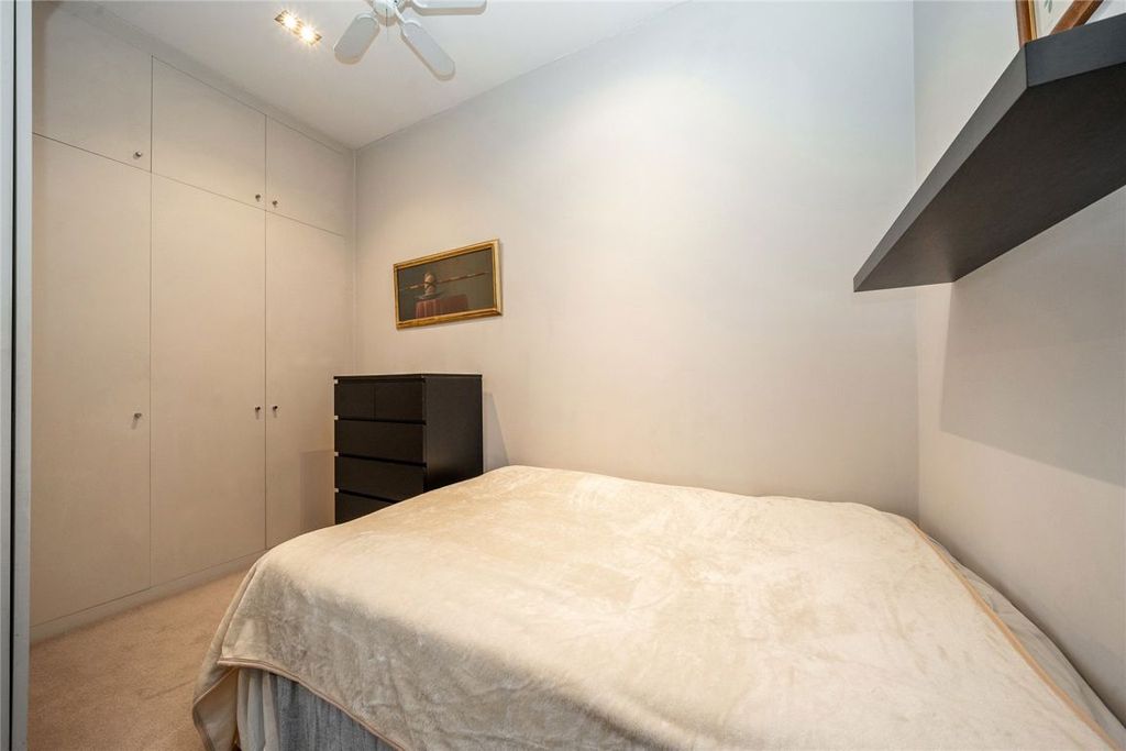 Property photo 3 of 6