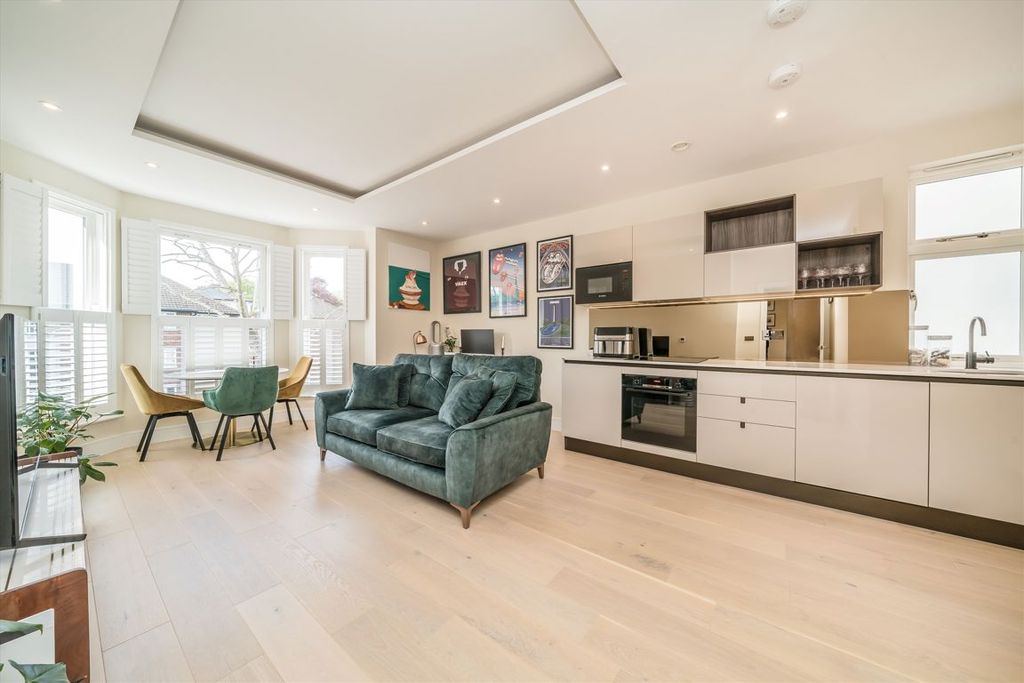 Property photo 2 of 6