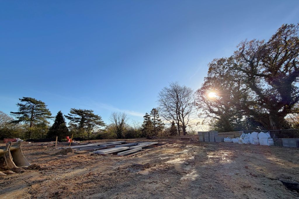 Property photo 2 of 11