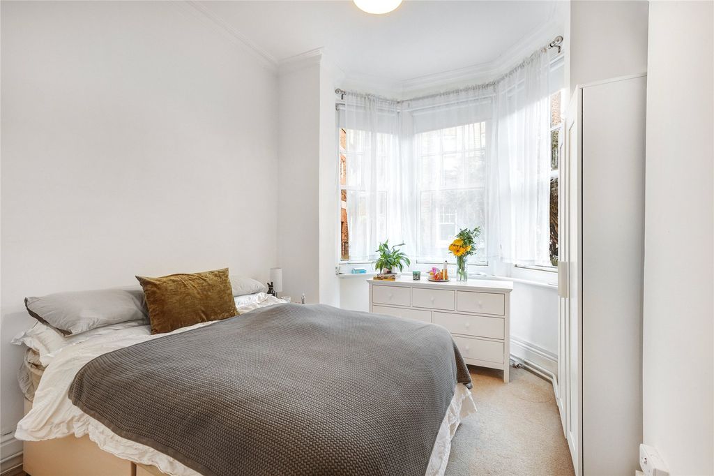 Property photo 3 of 10 Bedroom